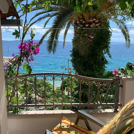 Lägenhet Bouganville Seafront Podgora