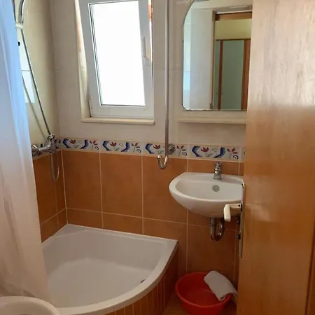 Apartment Bouganville Seafront Studio Podgora