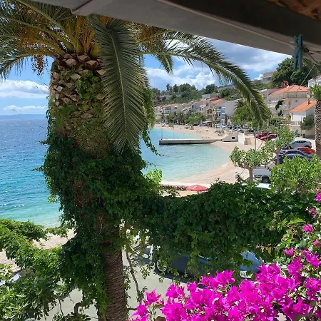 Bouganville Seafront Studio Apartment